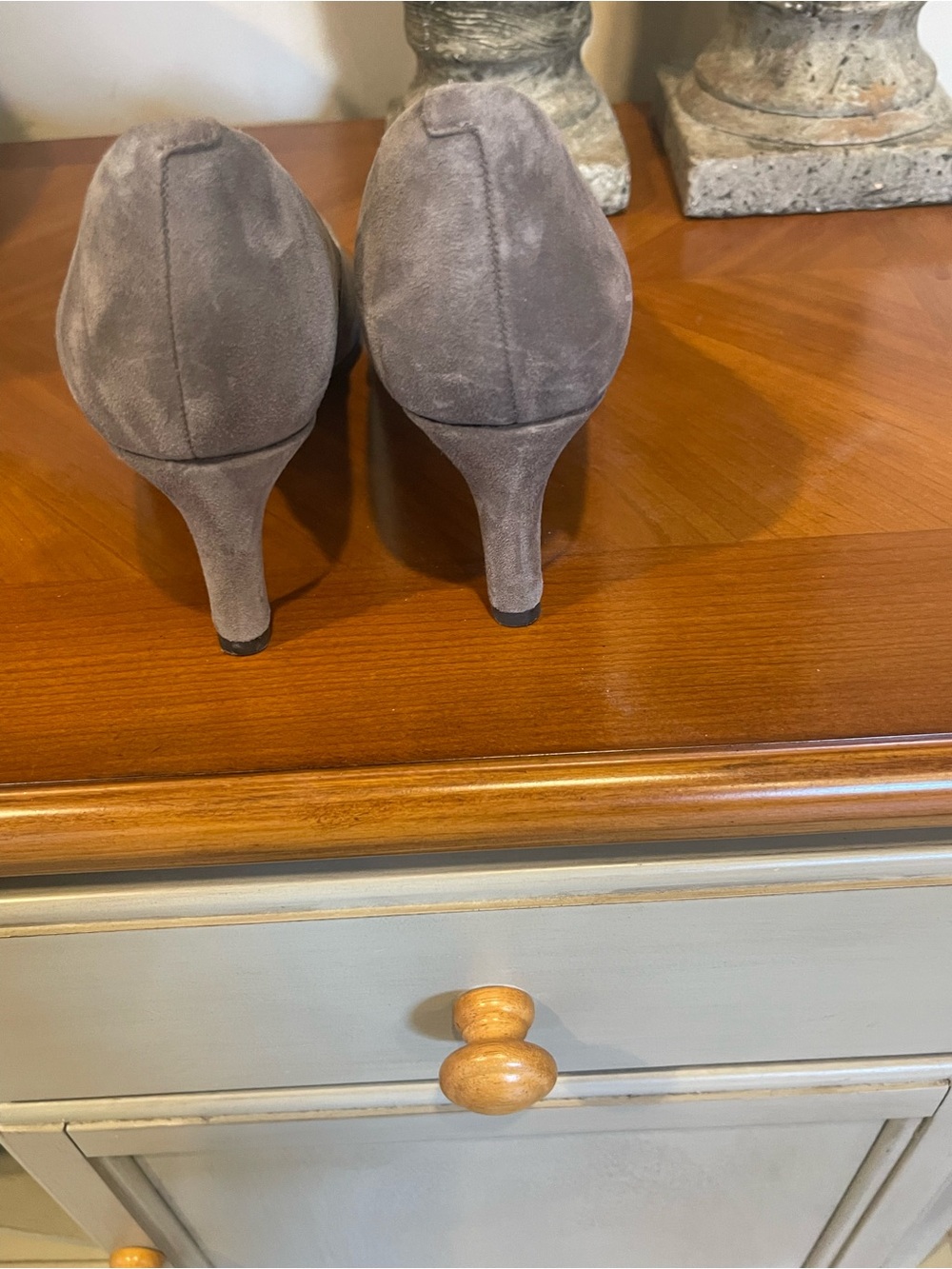 Clarks Taupe Suede Pointed-Toe shoes - Picture 3 of 7